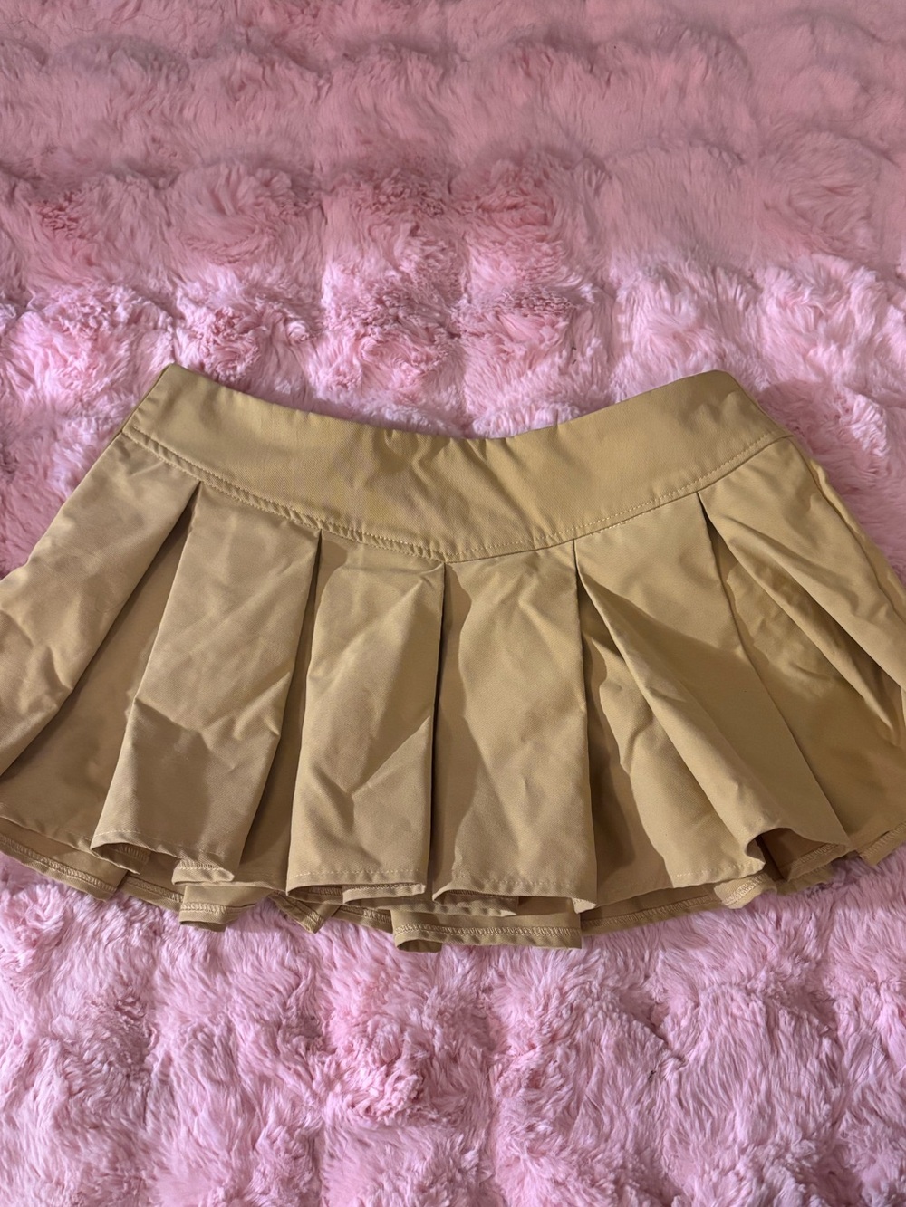 Prettylittlething Women’s Pleated Mini Skirt - Tan